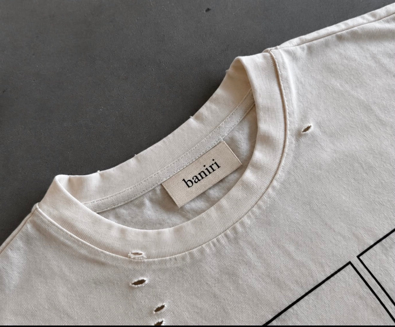Baniri Tee